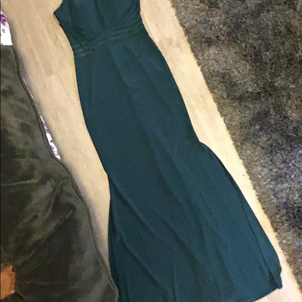 Green sleeveless dress